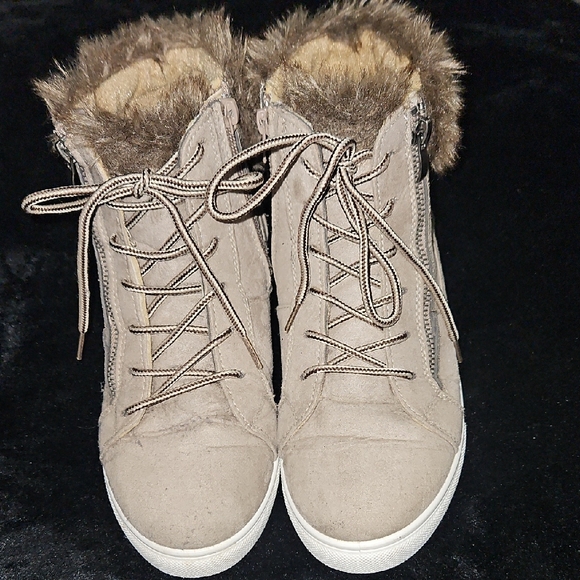 pop Shoes - pop Taupe Faux Fur Lace-Up Winter Boots